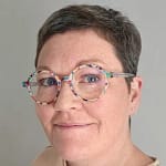 Portrait cliente qui illustre son témoignage de satisfaction pour la prestation "Espace Pro Thérapeute" : créer ton site internet de thérapeute